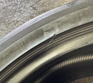 275 50 R 21 113V XL Bridgestone Alenza 001 6.5mm+ R251 DOT22