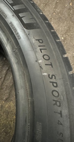 275 45 R 21 110Y XL Michelin Pilot Sport 4 SUV 5.5mm+ R526 DOT21